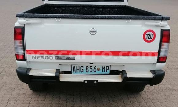Nunua Ilio tumika Nissan Hardbody Nyeupe Gari ndani ya Maputo nchini Maputo Nunua Ilio tumika Nissan Hardbody Nyeupe Gari ndani ya Maputo nchini Maputo