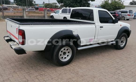 Nunua Ilio tumika Nissan Hardbody Nyeupe Gari ndani ya Maputo nchini Maputo Nunua Ilio tumika Nissan Hardbody Nyeupe Gari ndani ya Maputo nchini Maputo