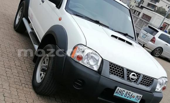 Nunua Ilio tumika Nissan Hardbody Nyeupe Gari ndani ya Maputo nchini Maputo Nunua Ilio tumika Nissan Hardbody Nyeupe Gari ndani ya Maputo nchini Maputo