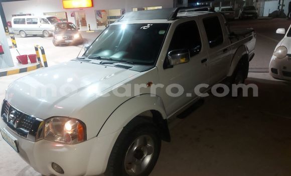 Nunua Ilio tumika Nissan Hardbody Nyeupe Gari ndani ya Maputo nchini Maputo Nunua Ilio tumika Nissan Hardbody Nyeupe Gari ndani ya Maputo nchini Maputo
