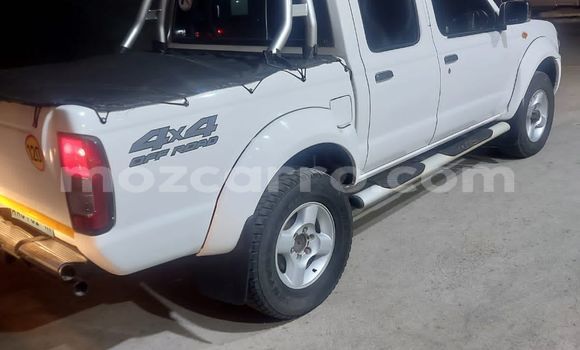 Nunua Ilio tumika Nissan Hardbody Nyeupe Gari ndani ya Maputo nchini Maputo Nunua Ilio tumika Nissan Hardbody Nyeupe Gari ndani ya Maputo nchini Maputo