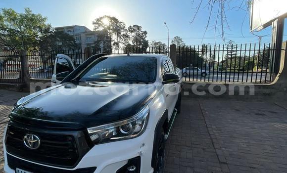 Tenga Tsaru Toyota Hilux Zvimwe Mota in Maputo in Maputo