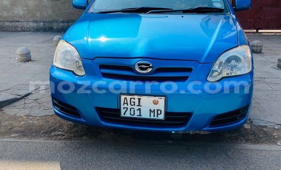 Comprar Usado Toyota Runx Azul Carro em Maputo em Maputo
