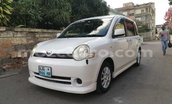 Buy Used Toyota Sienta White Car in Maputo in Maputo Buy Used Toyota Sienta White Car in Maputo in Maputo