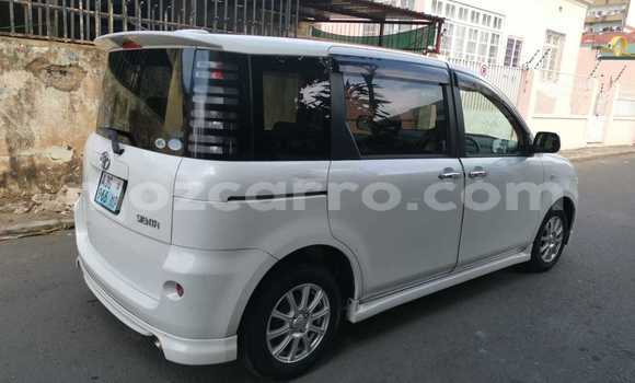 Buy Used Toyota Sienta White Car in Maputo in Maputo Buy Used Toyota Sienta White Car in Maputo in Maputo