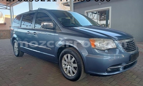 Comprar Usado Chrysler Voyager Azul Carro em Maputo em Maputo