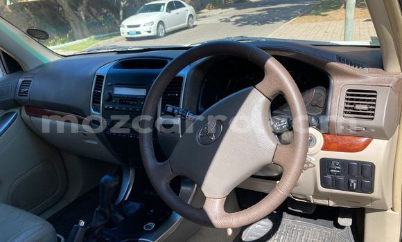 Nunua Ilio tumika Toyota Land Cruiser Prado Fedha Gari ndani ya Maputo nchini Maputo Nunua Ilio tumika Toyota Land Cruiser Prado Fedha Gari ndani ya Maputo nchini Maputo