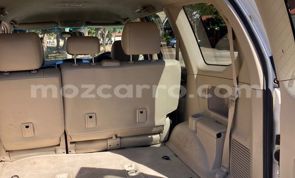 Nunua Ilio tumika Toyota Land Cruiser Prado Fedha Gari ndani ya Maputo nchini Maputo Nunua Ilio tumika Toyota Land Cruiser Prado Fedha Gari ndani ya Maputo nchini Maputo
