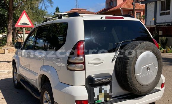 Nunua Ilio tumika Toyota Land Cruiser Prado Fedha Gari ndani ya Maputo nchini Maputo Nunua Ilio tumika Toyota Land Cruiser Prado Fedha Gari ndani ya Maputo nchini Maputo
