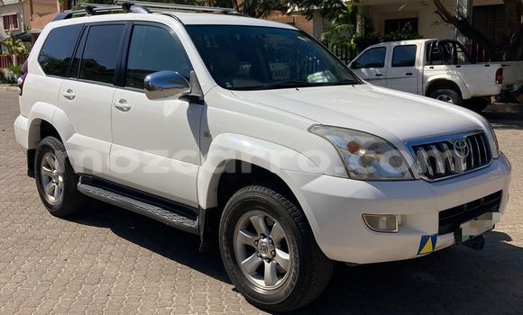 Nunua Ilio tumika Toyota Land Cruiser Prado Fedha Gari ndani ya Maputo nchini Maputo Nunua Ilio tumika Toyota Land Cruiser Prado Fedha Gari ndani ya Maputo nchini Maputo