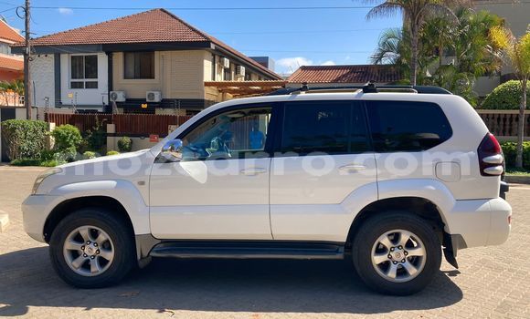 Nunua Ilio tumika Toyota Land Cruiser Prado Fedha Gari ndani ya Maputo nchini Maputo Nunua Ilio tumika Toyota Land Cruiser Prado Fedha Gari ndani ya Maputo nchini Maputo
