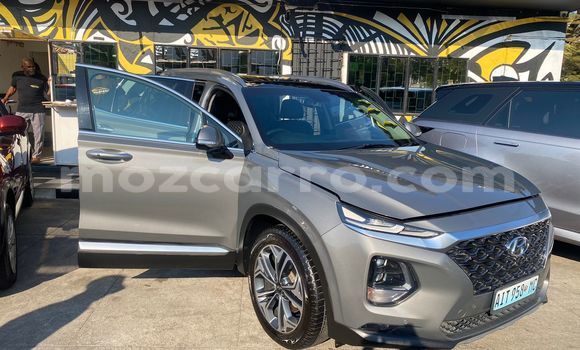 Nunua Ilio tumika Hyundai Santa Fe Fedha Gari ndani ya Maputo nchini Maputo