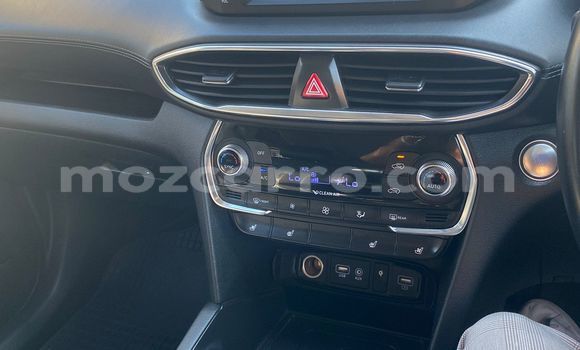 Nunua Ilio tumika Hyundai Santa Fe Fedha Gari ndani ya Maputo nchini Maputo Nunua Ilio tumika Hyundai Santa Fe Fedha Gari ndani ya Maputo nchini Maputo