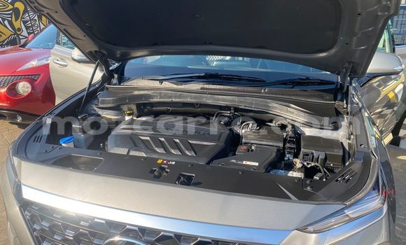 Nunua Ilio tumika Hyundai Santa Fe Fedha Gari ndani ya Maputo nchini Maputo Nunua Ilio tumika Hyundai Santa Fe Fedha Gari ndani ya Maputo nchini Maputo
