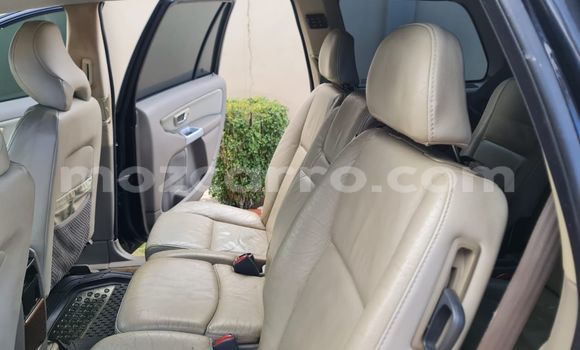 Nunua Ilio tumika Volvo XC90 Nyeusi Gari ndani ya Maputo nchini Maputo Nunua Ilio tumika Volvo XC90 Nyeusi Gari ndani ya Maputo nchini Maputo
