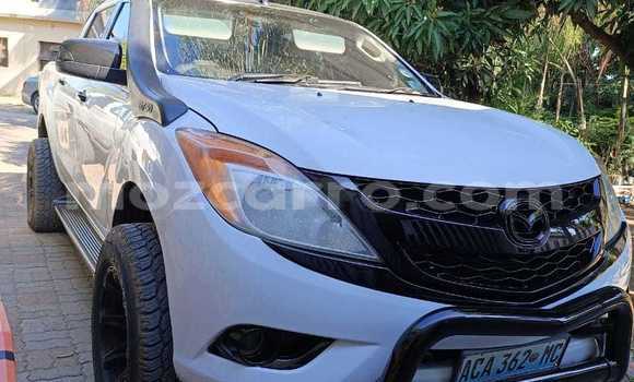 Nunua Ilio tumika Mazda BT-50 Nyeupe Gari ndani ya Maputo nchini Maputo Nunua Ilio tumika Mazda BT-50 Nyeupe Gari ndani ya Maputo nchini Maputo