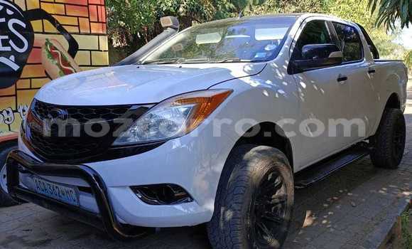 Nunua Ilio tumika Mazda BT-50 Nyeupe Gari ndani ya Maputo nchini Maputo Nunua Ilio tumika Mazda BT-50 Nyeupe Gari ndani ya Maputo nchini Maputo