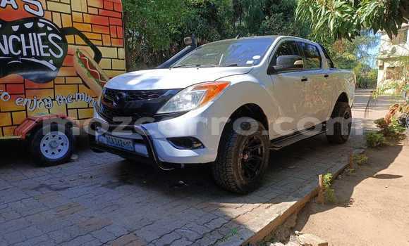 Nunua Ilio tumika Mazda BT-50 Nyeupe Gari ndani ya Maputo nchini Maputo Nunua Ilio tumika Mazda BT-50 Nyeupe Gari ndani ya Maputo nchini Maputo