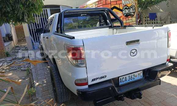 Nunua Ilio tumika Mazda BT-50 Nyeupe Gari ndani ya Maputo nchini Maputo Nunua Ilio tumika Mazda BT-50 Nyeupe Gari ndani ya Maputo nchini Maputo