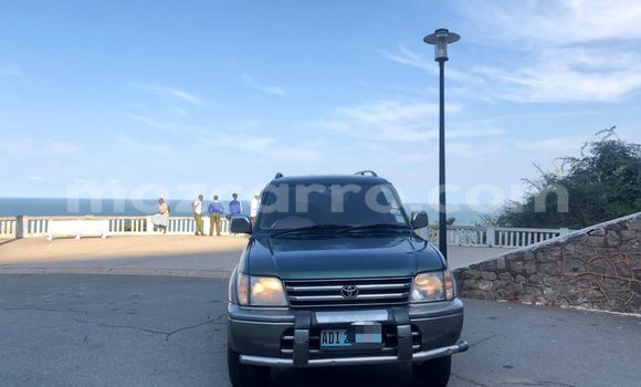 Nunua Ilio tumika Toyota Land Cruiser Prado Kijani Gari ndani ya Maputo nchini Maputo Nunua Ilio tumika Toyota Land Cruiser Prado Kijani Gari ndani ya Maputo nchini Maputo