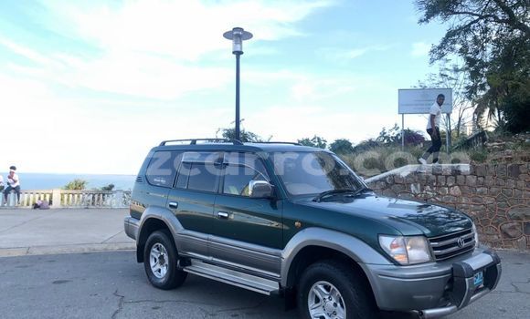 Nunua Ilio tumika Toyota Land Cruiser Prado Kijani Gari ndani ya Maputo nchini Maputo Nunua Ilio tumika Toyota Land Cruiser Prado Kijani Gari ndani ya Maputo nchini Maputo