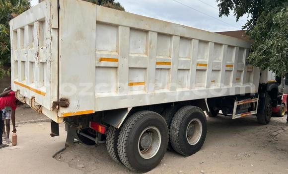 Nunua Ilio tumika DAF CF Nyeupe Lori ndani ya Maputo nchini Maputo Nunua Ilio tumika DAF CF Nyeupe Lori ndani ya Maputo nchini Maputo