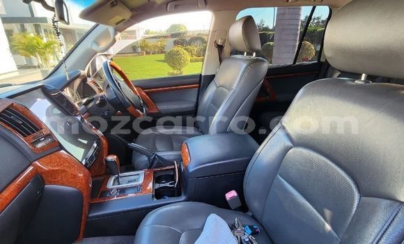 Buy Used Toyota Land Cruiser White Car in Maputo in Maputo Buy Used Toyota Land Cruiser White Car in Maputo in Maputo