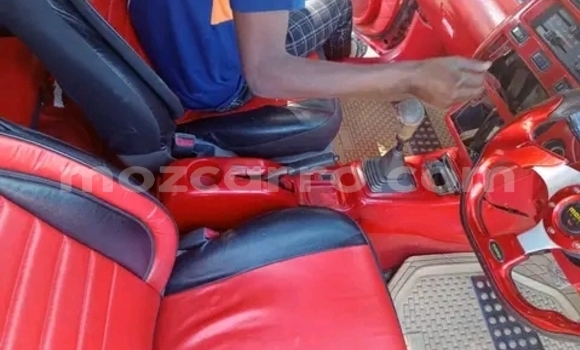 Nunua Ilio tumika Toyota RAV4 Nyekundu Gari ndani ya Maputo nchini Maputo Nunua Ilio tumika Toyota RAV4 Nyekundu Gari ndani ya Maputo nchini Maputo
