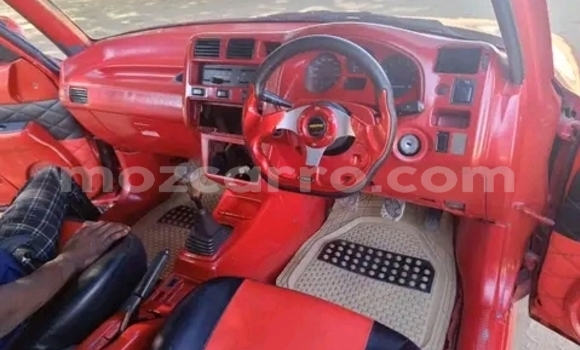 Nunua Ilio tumika Toyota RAV4 Nyekundu Gari ndani ya Maputo nchini Maputo Nunua Ilio tumika Toyota RAV4 Nyekundu Gari ndani ya Maputo nchini Maputo