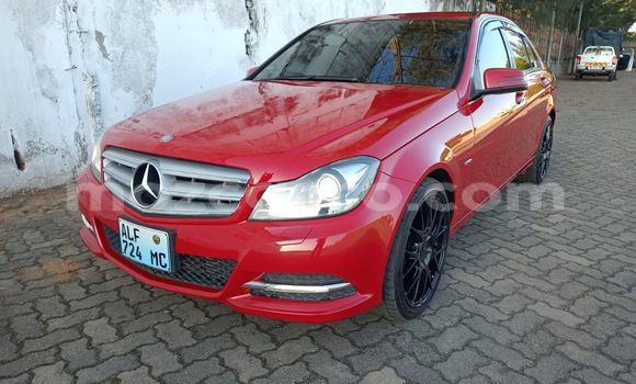 Comprar Usado Mercedes‒Benz C-klasse Vermelho Carro em Maputo em Maputo Comprar Usado Mercedes‒Benz C-klasse Vermelho Carro em Maputo em Maputo
