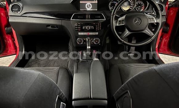 Buy Used Mercedes‒Benz C-klasse Red Car in Maputo in Maputo Buy Used Mercedes‒Benz C-klasse Red Car in Maputo in Maputo