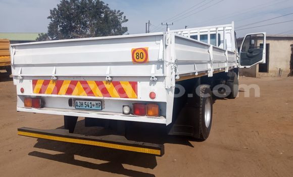 Comprar Usado Nissan AD Branco Carro em Maputo em Maputo Comprar Usado Nissan AD Branco Carro em Maputo em Maputo