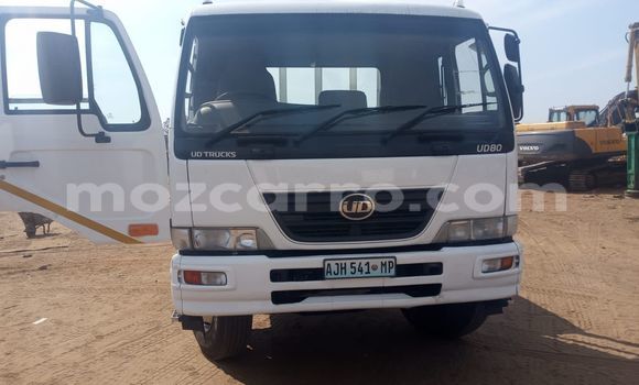 Comprar Usado Nissan AD Branco Carro em Maputo em Maputo Comprar Usado Nissan AD Branco Carro em Maputo em Maputo