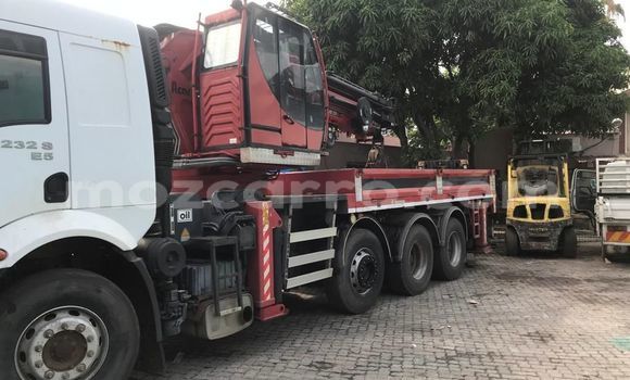 Nunua Ilio tumika Caterpillar 120 Nyingine Lori ndani ya Maputo nchini Maputo Nunua Ilio tumika Caterpillar 120 Nyingine Lori ndani ya Maputo nchini Maputo