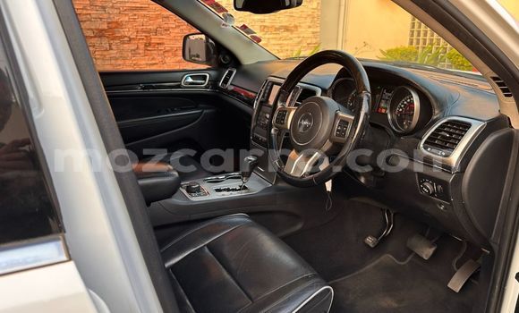 Nunua Ilio tumika Jeep Cherokee Nyeupe Gari ndani ya Maputo nchini Maputo Nunua Ilio tumika Jeep Cherokee Nyeupe Gari ndani ya Maputo nchini Maputo