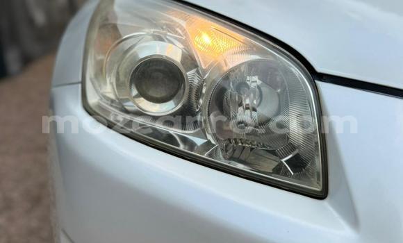 Comprar Usado Toyota RAV4 Branco Carro em Maputo em Maputo Comprar Usado Toyota RAV4 Branco Carro em Maputo em Maputo