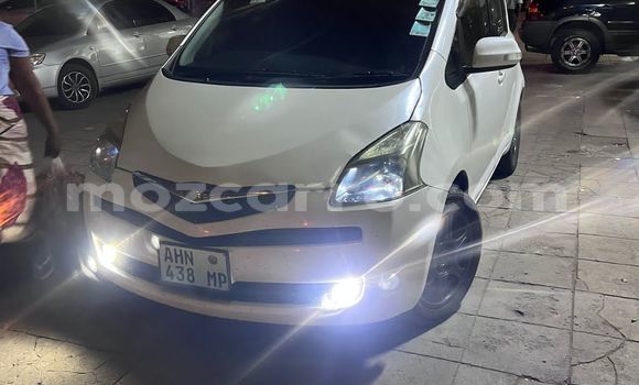 Comprar Usado Toyota Ractis Branco Carro em Maputo em Maputo