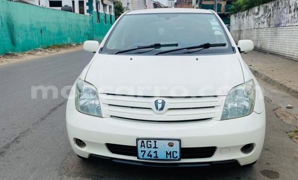 Comprar Usado Toyota IST Branco Carro em Maputo em Maputo