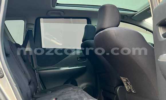 Comprar Usado Toyota Ractis Castanho Carro em Maputo em Maputo Comprar Usado Toyota Ractis Castanho Carro em Maputo em Maputo