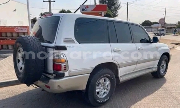 Nunua Ilio tumika Toyota Land Cruiser Nyingine Gari ndani ya Maputo nchini Maputo Nunua Ilio tumika Toyota Land Cruiser Nyingine Gari ndani ya Maputo nchini Maputo
