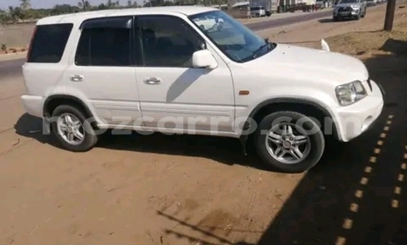 Nunua Ilio tumika Honda CR-V Nyeupe Gari ndani ya Maputo nchini Maputo