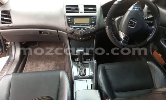 Tenga Tsaru Honda Accord Bhuruu Mota in Maputo in Maputo Tenga Tsaru Honda Accord Bhuruu Mota in Maputo in Maputo
