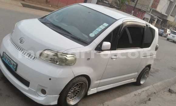 Nunua Ilio tumika Toyota Porte Nyeupe Gari ndani ya Maputo nchini Maputo Nunua Ilio tumika Toyota Porte Nyeupe Gari ndani ya Maputo nchini Maputo