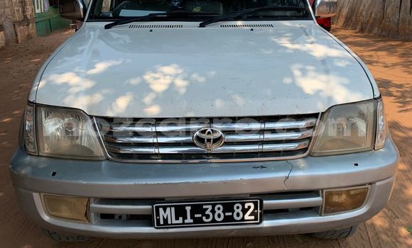 Nunua Ilio tumika Toyota Land Cruiser Prado Nyingine Gari ndani ya Maputo nchini Maputo Nunua Ilio tumika Toyota Land Cruiser Prado Nyingine Gari ndani ya Maputo nchini Maputo