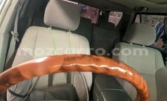 Nunua Ilio tumika Toyota Hilux Surf Nyeupe Gari ndani ya Maputo nchini Maputo Nunua Ilio tumika Toyota Hilux Surf Nyeupe Gari ndani ya Maputo nchini Maputo