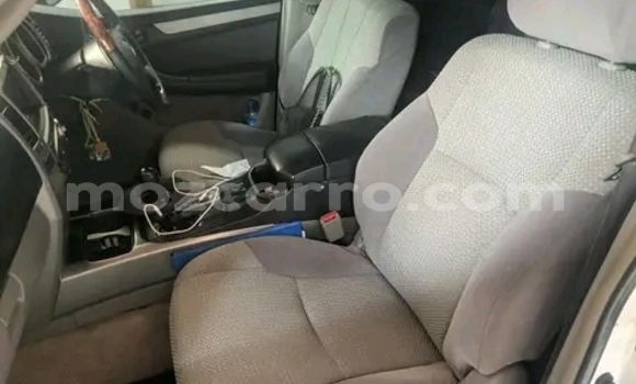 Nunua Ilio tumika Toyota Hilux Surf Nyeupe Gari ndani ya Maputo nchini Maputo Nunua Ilio tumika Toyota Hilux Surf Nyeupe Gari ndani ya Maputo nchini Maputo