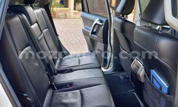 Nunua Ilio tumika Toyota Land Cruiser Prado Nyeupe Gari ndani ya Maputo nchini Maputo Nunua Ilio tumika Toyota Land Cruiser Prado Nyeupe Gari ndani ya Maputo nchini Maputo