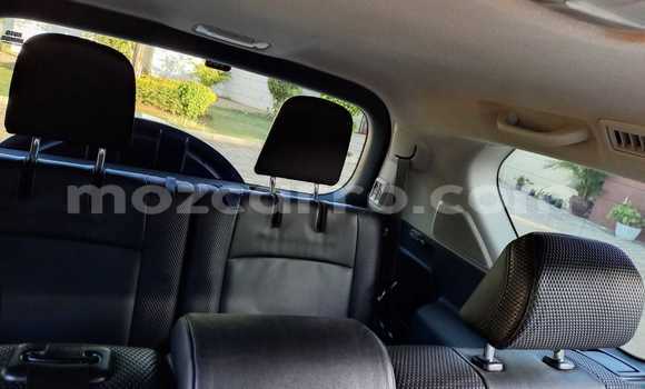 Nunua Ilio tumika Toyota Land Cruiser Prado Nyeupe Gari ndani ya Maputo nchini Maputo Nunua Ilio tumika Toyota Land Cruiser Prado Nyeupe Gari ndani ya Maputo nchini Maputo