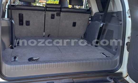 Nunua Ilio tumika Toyota Land Cruiser Prado Nyeupe Gari ndani ya Maputo nchini Maputo Nunua Ilio tumika Toyota Land Cruiser Prado Nyeupe Gari ndani ya Maputo nchini Maputo