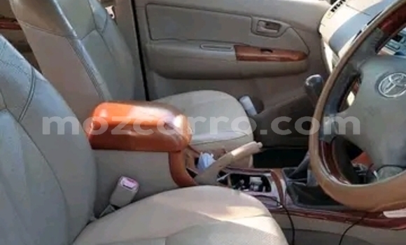 Nunua Ilio tumika Toyota Hilux Nyeupe Gari ndani ya Maputo nchini Maputo Nunua Ilio tumika Toyota Hilux Nyeupe Gari ndani ya Maputo nchini Maputo